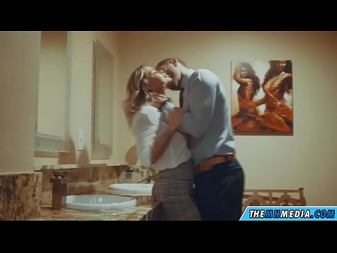 ❤️ Khi một cô gái tóc vàng busty quyến rũ bạn trong một nhà vệ sinh công cộng Tình dục chất lượng  tại chúng tôi  ️❤
